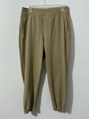 Lululemon Womens Sz 8 Beige Athletic Joggers 24” Inseam Gym Yoga Pockets